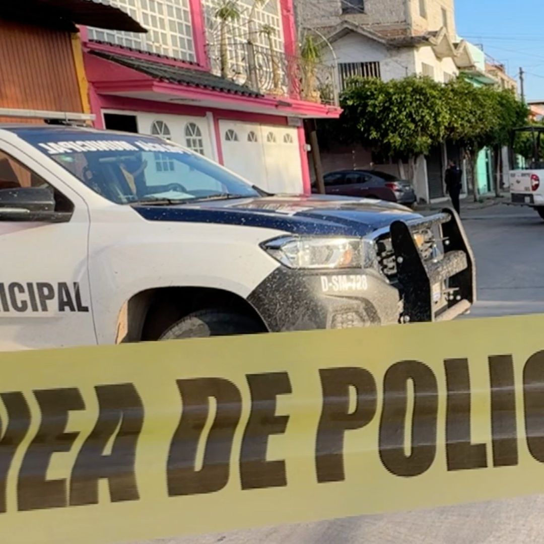Un joven de nombre Fernando de 25 años de edad, fue asesinado a balazos en calles de la colonia Jardines de San Miguel en León, frente a una refaccionaria de bicicletas donde trabajaba.
